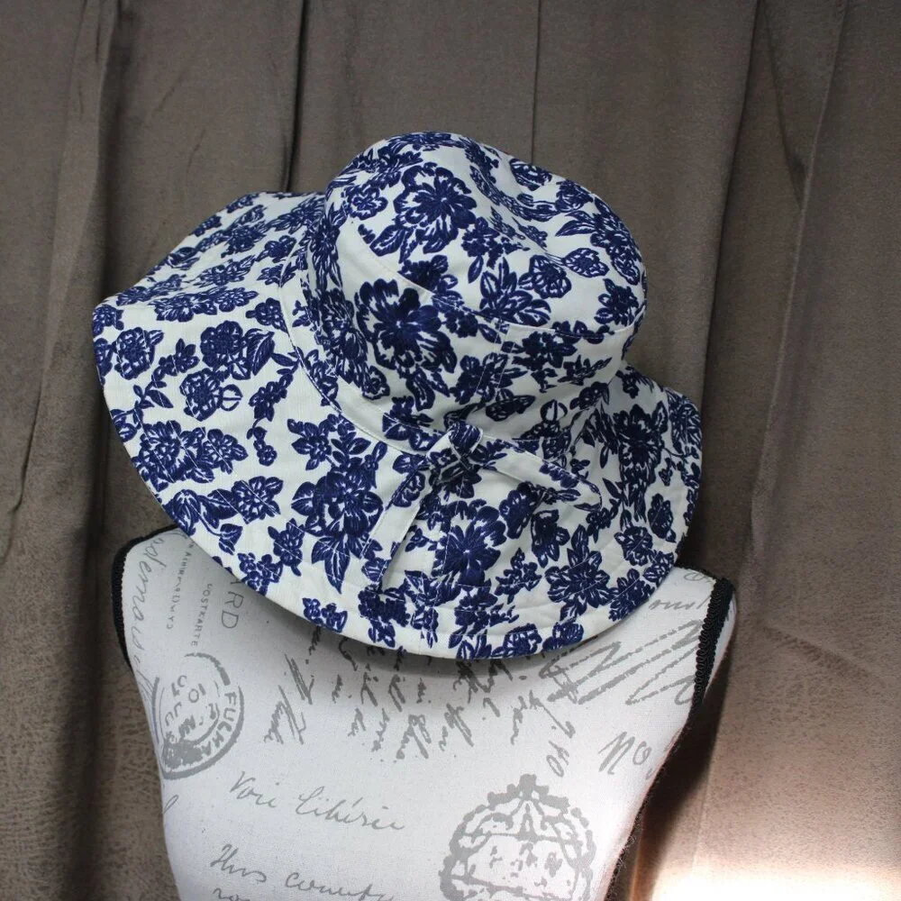 Eddie Bauer Sunhat Blue Design M/L NWT